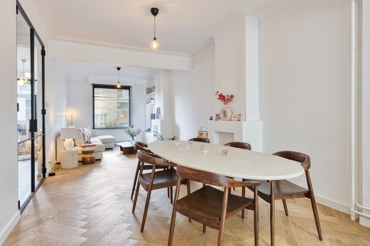 Charming house with high-end finish and sunny garden - photo 5