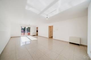 À deux pas du centre de Chapelle-lez-Herlaimont, We Invest Centre Hainaut vous présente cet appartement lumineux et très bien entretenu situé au...