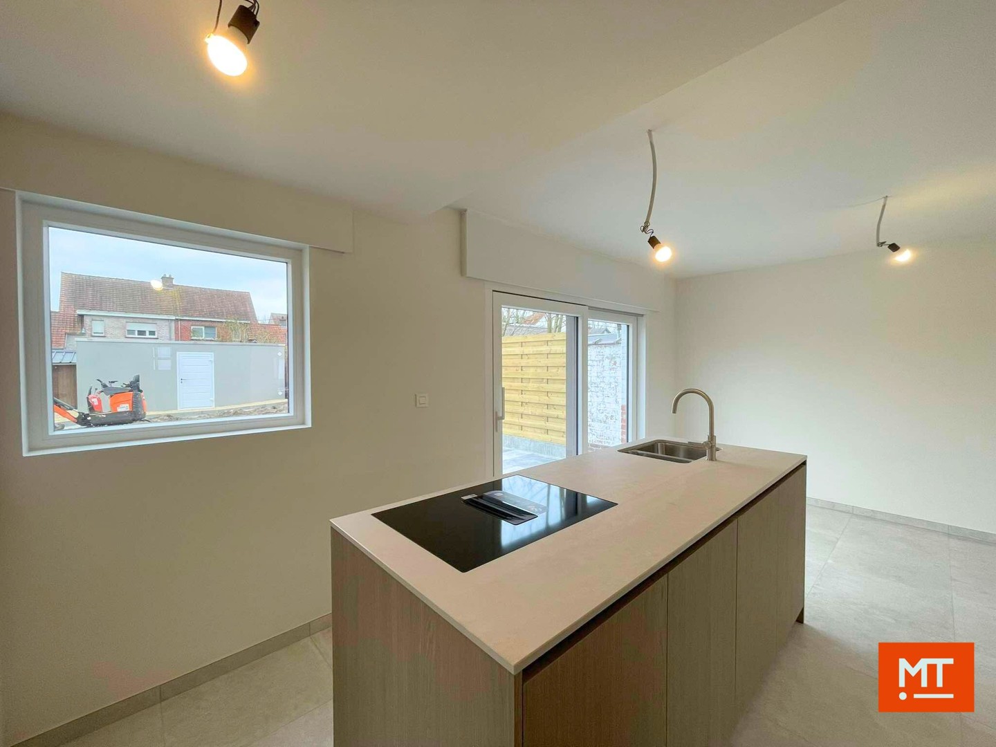 Gerenoveerde halfopen woning te huur in de dorpskern van Beselare - foto 5