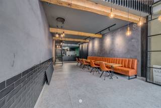 <p><span>SINT-NIKLAAS - Bent u op zoek naar een hip horecapand op een toplocatie in Sint-Niklaas? We bieden u dit kwalitatief gerenoveerde pand aan dat instapklaar is voor diverse (horeca)doeleinden!</span></p><p><span> </span></p><p><span>Enkele troeven op een rij:</span></p><p><span>- </span><span>Interessante investering (momenteel verhuurd aan 2000 Euro / maand )</span></p><p><span>- toplocatie in Sint-Niklaas</span></p><p><span>- grondig gerenoveerd</span></p><p><span>- ongebruikte keuken faciliteiten</span></p><p><span>- terras mogelijk voor de deur</span></p><p><span>- karaktervolle en hedendaagse inrichting</span></p><p><span> </span></p><p><span>De indeling van het gelijkvloers is als volgt:</span></p><p><span>centrale open ruimte met prachtige terrazzo-vloer, stijvolle wandbekleding en en karaktervolle elementen in hout en staal, open keuken die reeds deels is ingericht, grote splinternieuwe koelcel, afwasruimte en kantoor/bergruimte.</span></p><p><span> </span></p><p><span>De indeling van de eerste verdieping is als volgt:</span></p><p><span>mooie, open mezzanine tot nokhoogte met prachtige verlichting, voorzien van een mooie parketvloer. Apart toilet met lavabo.</span></p><p><span> </span></p><p><span>Dit gebouw is bijzonder geschikt voor een leuke brasserie, koffiebar, lunchbar,... Dankzij de grondige renovaties en inrichtingen die reeds aanwezig zijn beperkt u de resterende investeringen en kan u bovendien zeer snel over tot actie!</span></p><p><span> </span></p><p><span>Bezoek op afspraak.</span></p><p><span>VP 449 000 Euro.</span></p><p><span>Momenteel verhuurd aan 2000 Euro / maand</span></p>