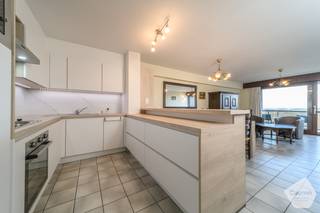 Droomt u van een appartement aan zee met uitzicht om van te genieten én de mogelijkheid om het volledig naar uw smaak te moderniseren? Dit...