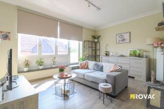 Appartement (53 m² volgens EPC) op de 2de verdieping van een kleinschalig appartementsgebouw bestaande uit leefruimte met ingerichte keuken, 1...