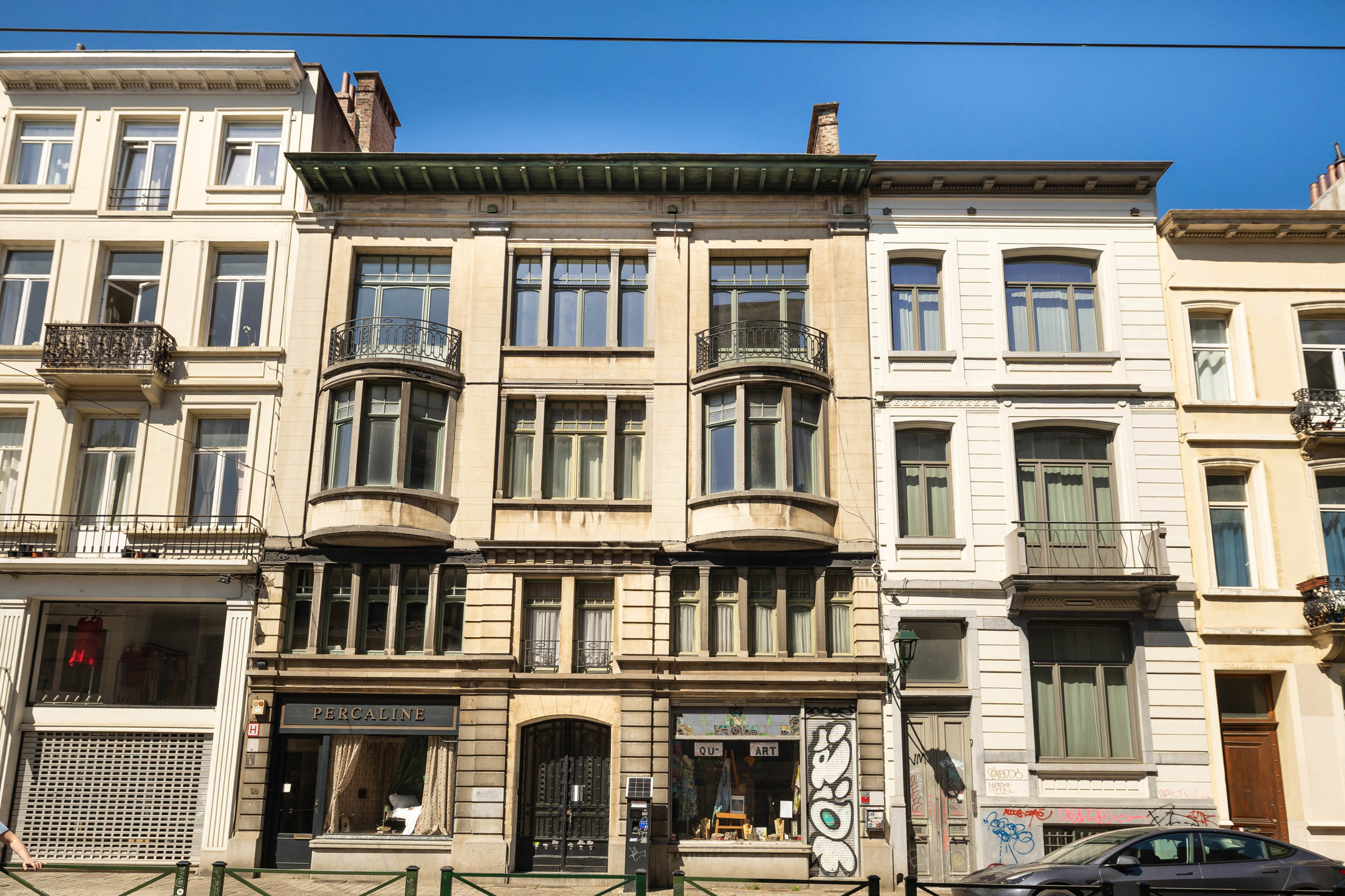 Volledig gerenoveerd appartement met 2 slaapkamers - foto 4
