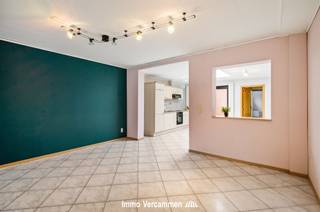 Charmante gesloten bebouwing aan de stadsrand van Mechelen, gelegen in de rustige Papenhofstraat. Deze woning werd steeds zeer goed onderhouden...