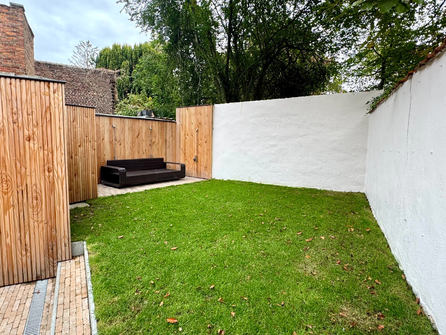 GERENOVEERDE WONING MET 4 SLPKS, 2 BADKAMERS, TUIN EN HUURGARAGE - foto 4