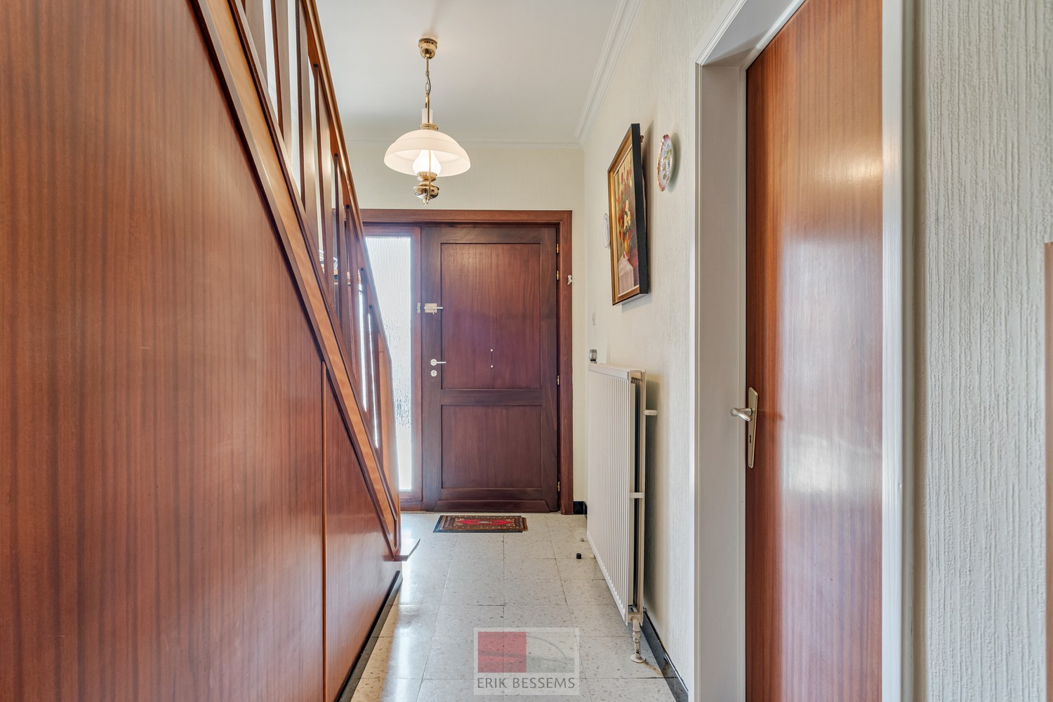 Leuke te renoveren woning met een bewoonbare oppervlakte van ca. 172 m², gelegen op een perceel van 485 m². - foto 3