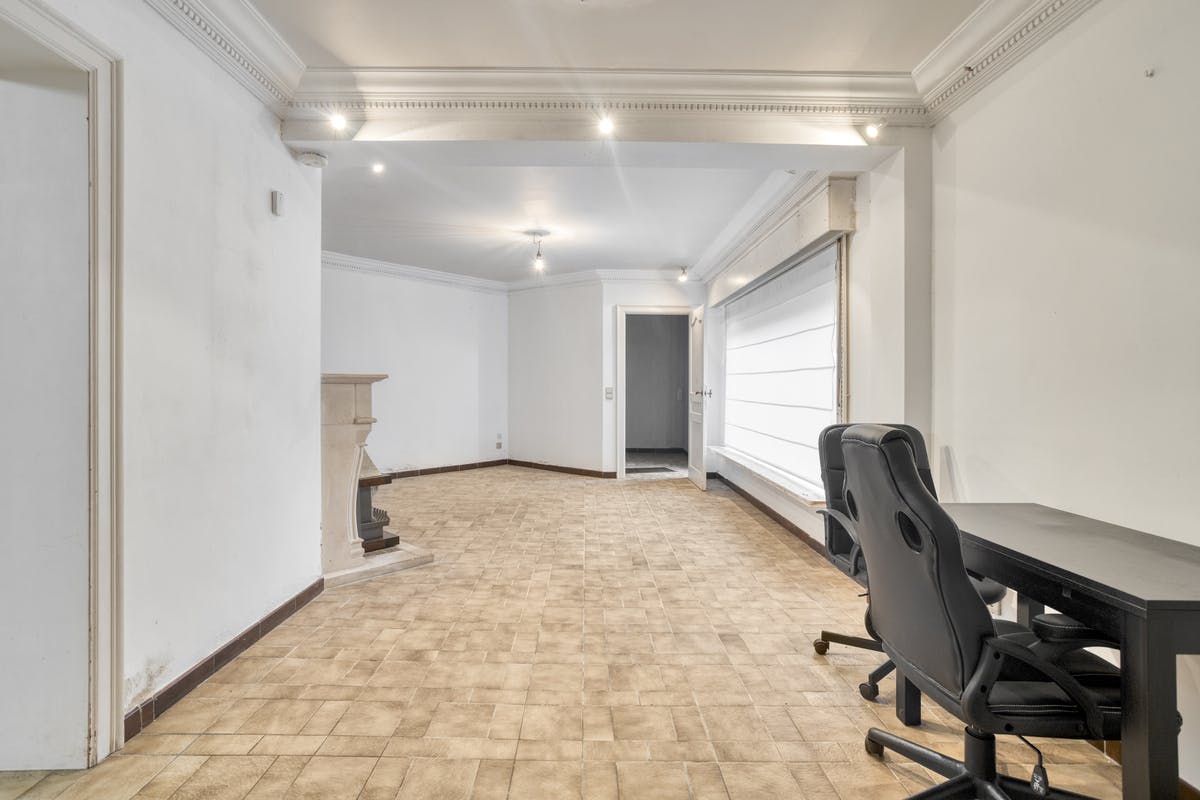 Te renoveren huis te koop met garage in Aartrijke - foto 4