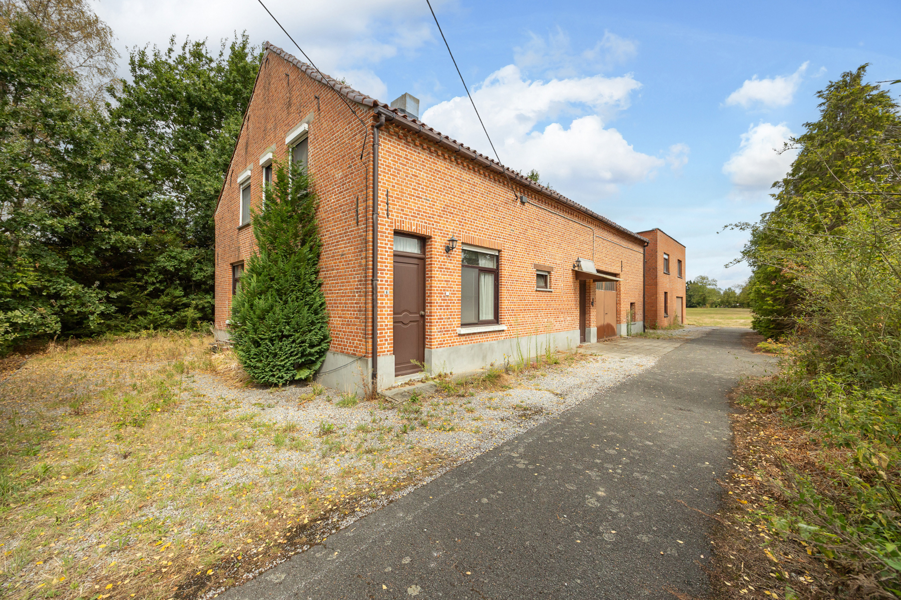UNIEK RENOVATIEPROJECT OP UITZONDERLIJK PERCEEL 1.34HA - foto 4