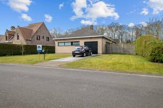 Open bebouwing gelegen in een rustige, doodlopende straat te Gistel. Goed gelegen nabij scholen, centrum Gistel, winkels alsook vlotte...