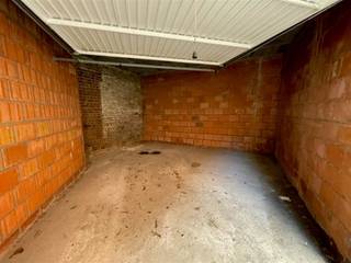 Garage box no 3 : Brugsesteenweg 107, Kortrijk.  Free from 1/1/2026...