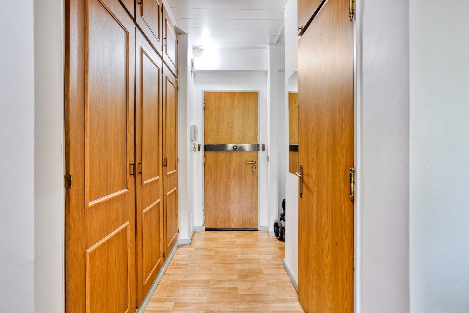 Comfortabel 2 slpk-appartement met autostnplts en berging - foto 2