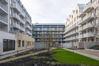 Een uitzonderlijk lichtrijk, energiezuinig en ruim duplex penthouse met panoramisch zicht over Antwerpen. Deze luxueuze nieuwbouwwoning maakt deel...