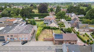 <p>Deze bouwgrond is gelegen te Lebbeke (Wieze) en beschikt over een<strong> totaal oppervlakte van 3a46ca (lot 1) </strong>op verkavelingsplan. <strong>De ligging van de grond is reeds de eerste troef</strong>. Verschillende faciliteiten (winkels, scholen, openbaar vervoer, ..) bevinden zich in de nabije omgeving.</p><p></p><p>De maximale bouwdiepte bedraagt 14m op het gelijkvloers en 12m op de verdieping. De bouwbreedte bedraagt 11.20m, met een bouwvrije strook erlangs van 3m.</p><p></p><p>Het verkavelingsplan en voorschriften kunnen worden opgevraagd via liam@topo-immo.be</p>
