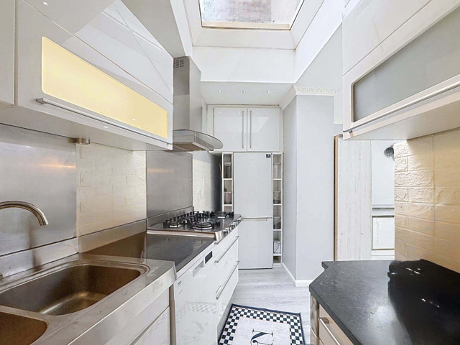 Ruime gezinswoning met 4 slaapkamers en studio - foto 5