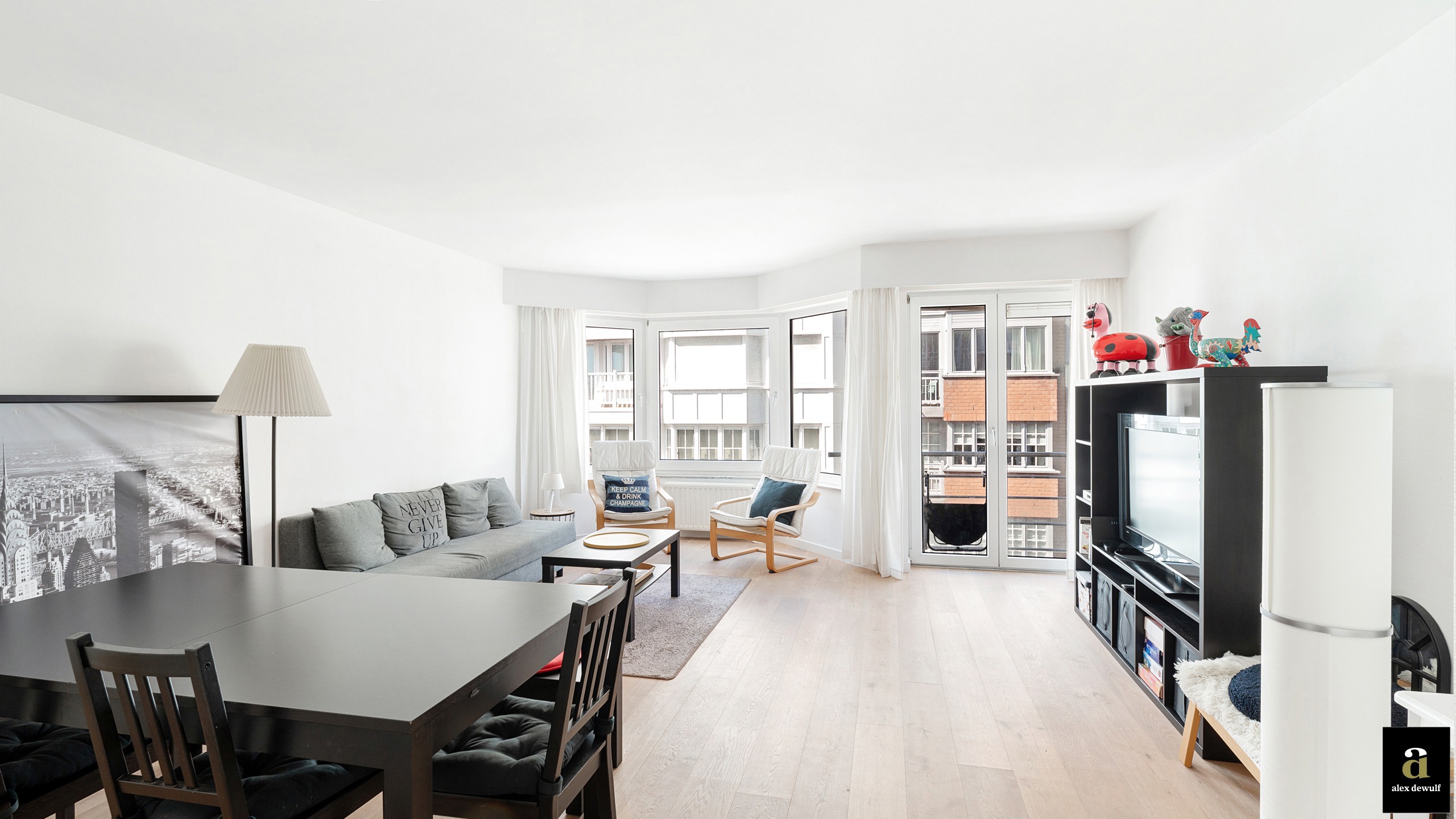 Instapklaar appartement met zijdelings zeezicht aan het Driehoeksplein [Zoute] - foto 3