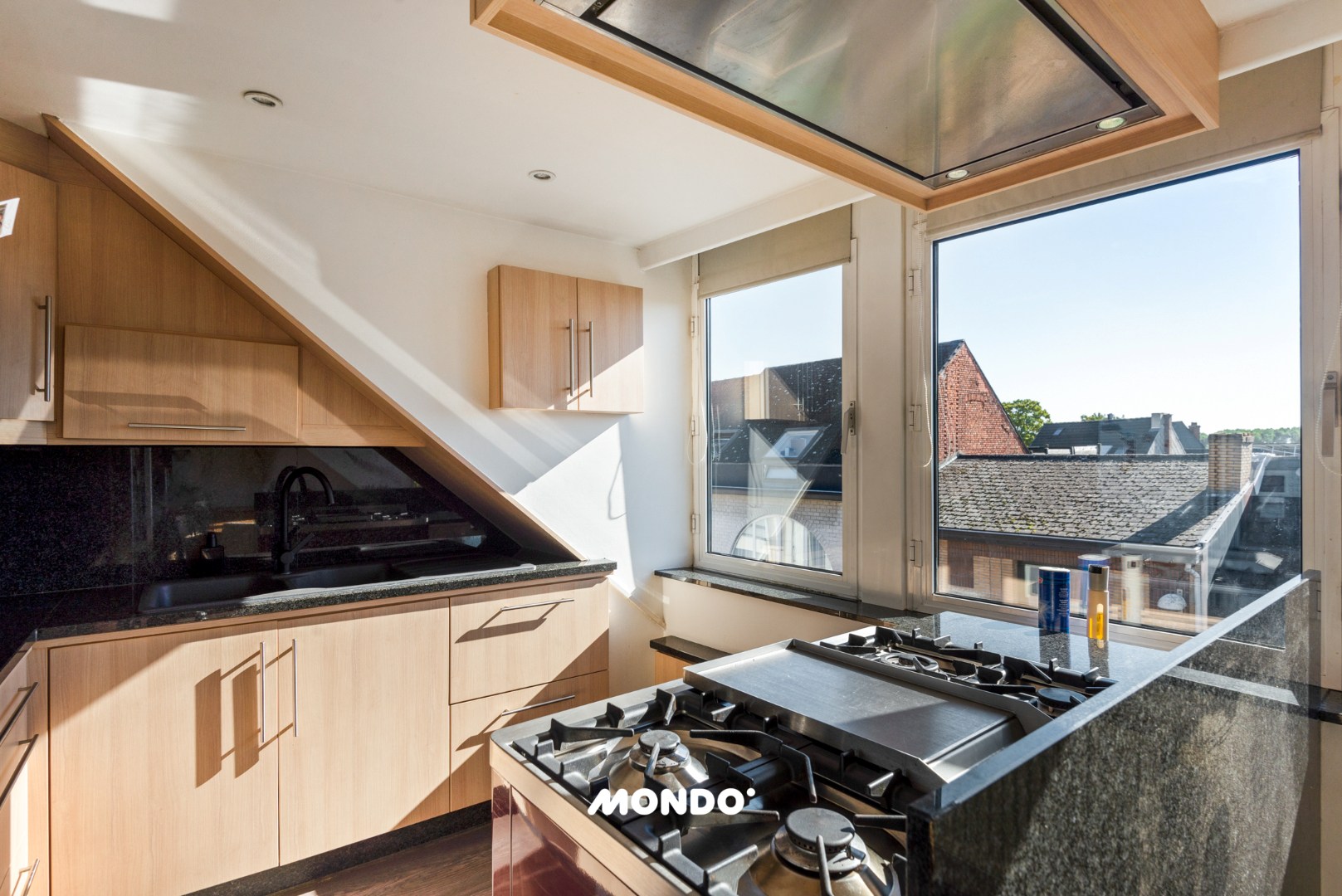 Lichtrijk & instapklaar dakappartement met terras. - foto 4