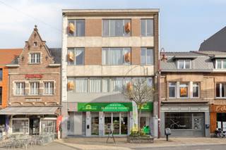 Dit charmante appartement, gelegen op de tweede verdieping aan de Leuvensestraat 21, geniet van een uitstekende centrale ligging in het hart...