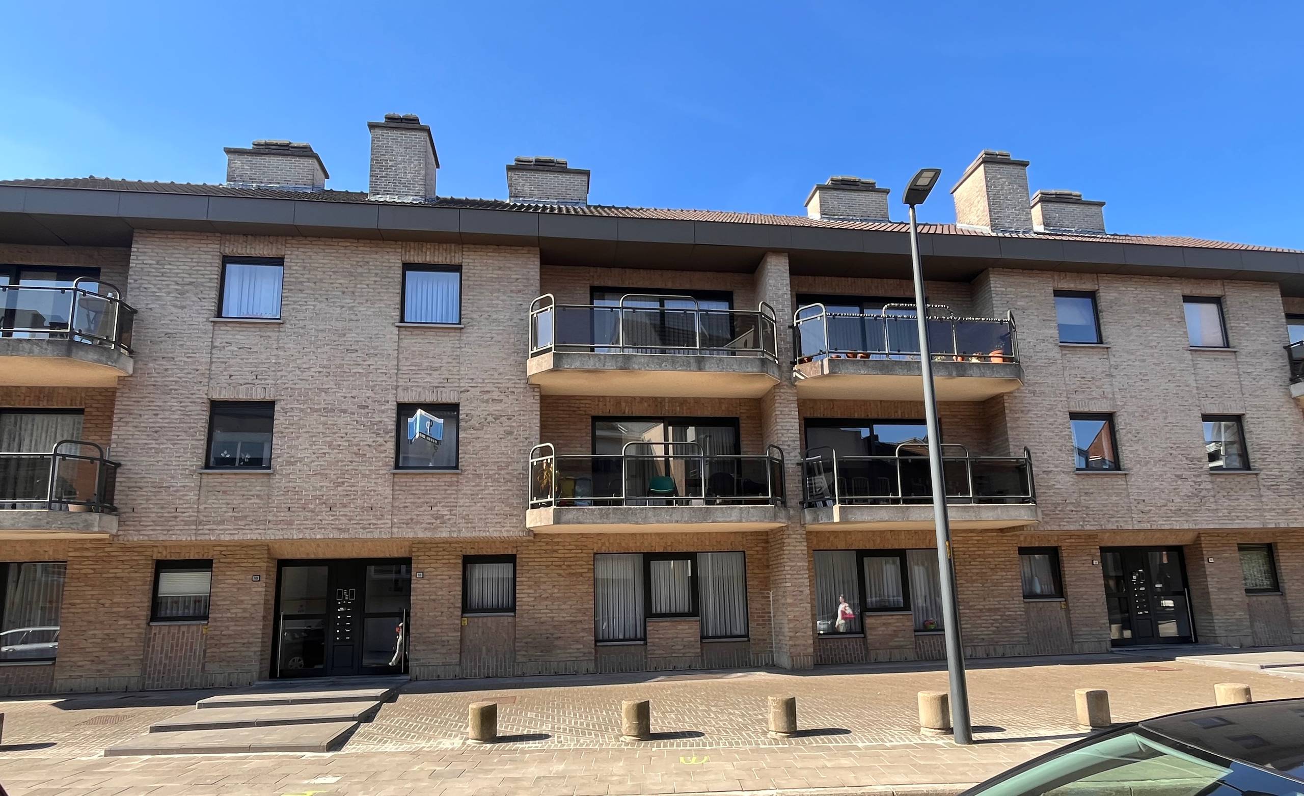 Gezellig appartement met 2 slaapkamers op de 1ste verdieping - foto 1