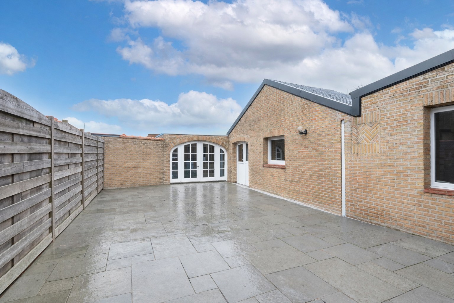 Woning met een leuke binnentuin en garage te Knokke - foto 2