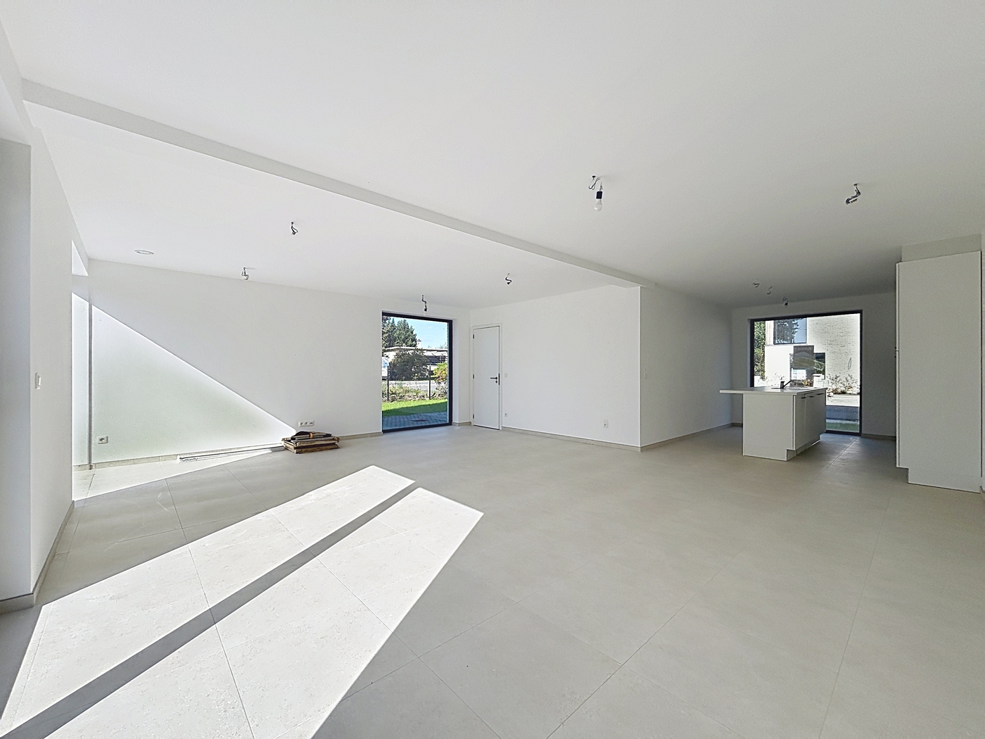 Nieuwbouwwoning met 4 slaapkamers en tuin - photo 4