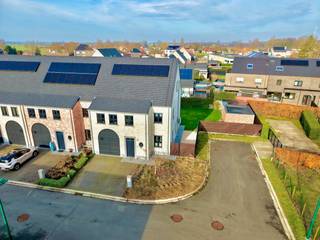 TE KOOP AAN REGISTRATIERECHTEN (2% of 12%) – GEEN BTWPrachtige halfopen nieuwbouwwoning (2019) in Assenede – uniek voor de streek!Aan het einde van...