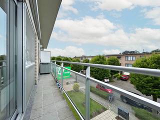 Het appartement is gelegen op de tweede verdieping van een kleinschalig gebouw, op een centrale doch rustige locatie in Wommelgem. Dankzij...