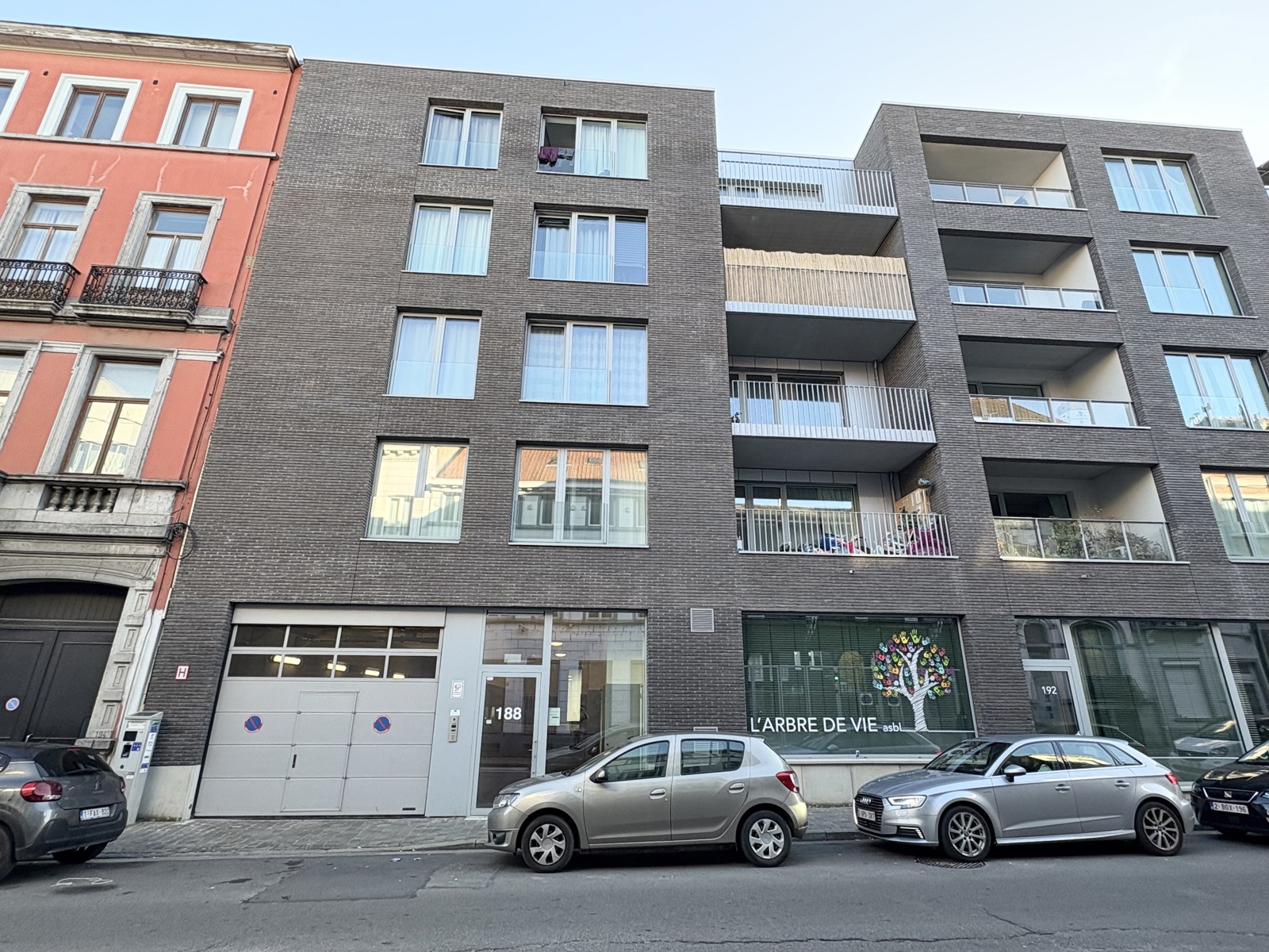 Garage for rent in Schaerbeek - photo 2