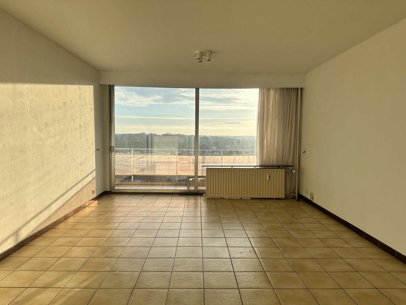 Ruim appartement  met 3 slaapkamers en garage te Berchem! - foto 5