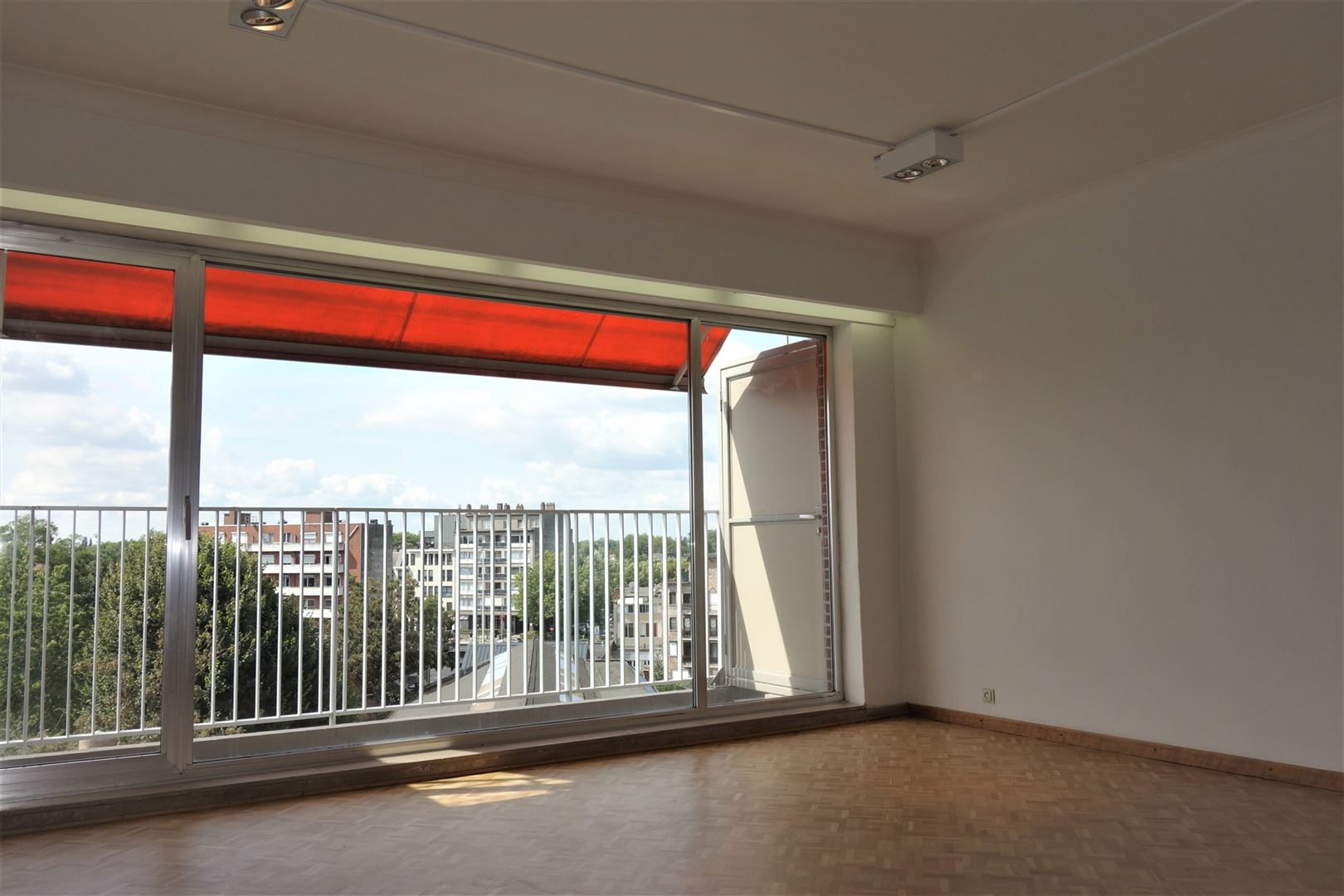 Lichtrijke studio met zuid-gericht terras! - foto 2