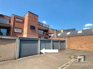 Ontdek deze uitstekende parkeeroplossing in het hart van Tessenderlo! Deze garagebox van 14,7 m² biedt u een handige en veilige plek voor uw...