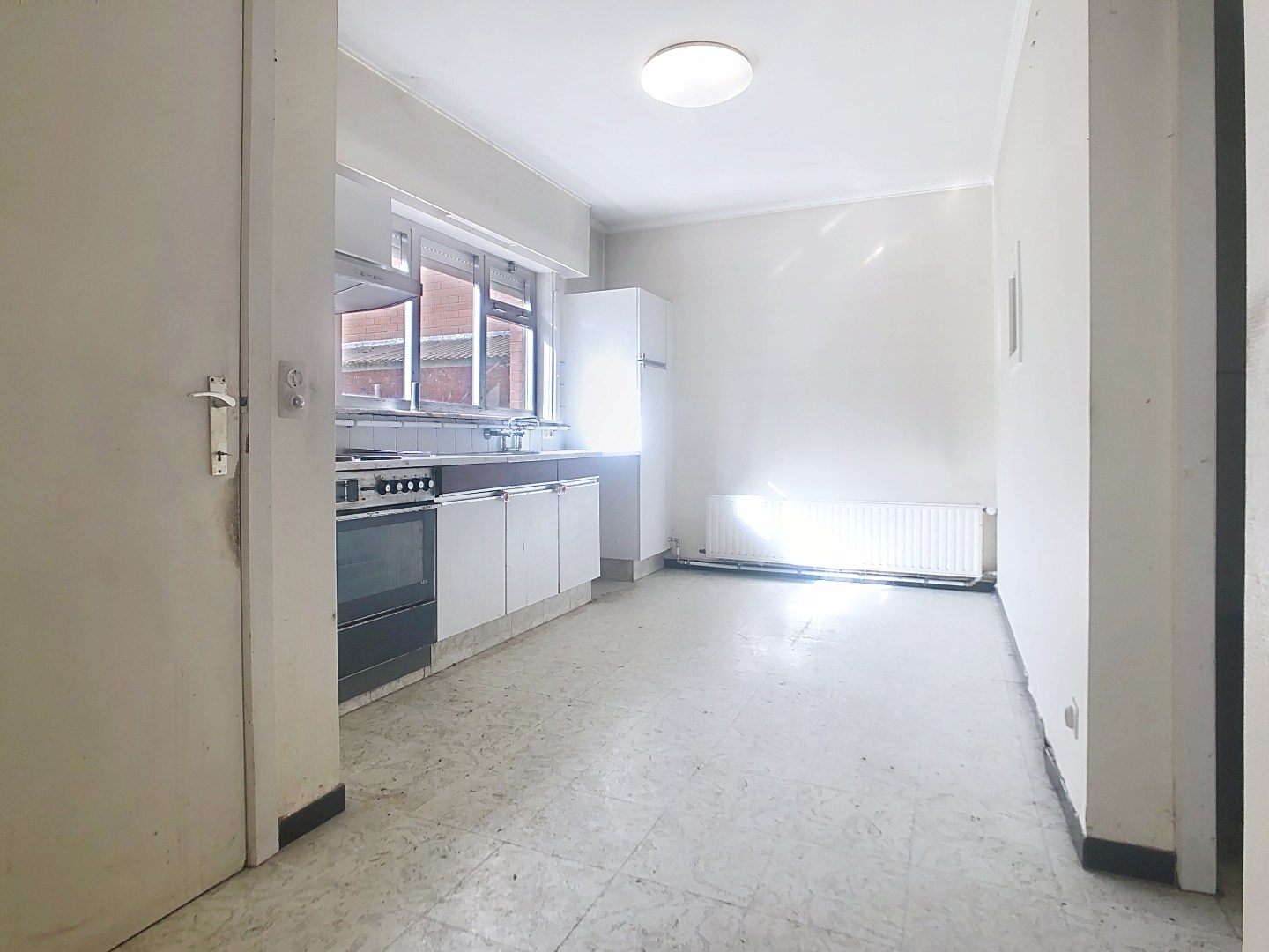 Te renoveren half-open bebouwing op 600m² in het centrum van Staden - foto 3