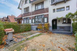 KARAKTERVOLLE WONING MET 5 SLAAPKAMERS EN RUIM PERCEEL TE GENK*** Bekijkt U deze woning via een aanverwante website? Surf dan naar...