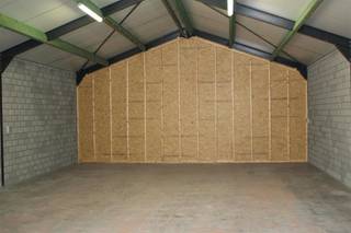 Opslagruimte met een oppervlakte van 133 m², gunstig gelegen in Wortel nabij de Nederlandse grens. De ligging op ca. 9 km van de op- en afrit...