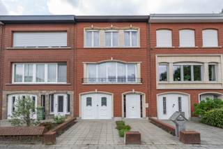 In een kindvriendelijke, doodlopende straat ligt deze goed onderhouden woning met praktische indeling, ruime tuin en veel lichtinval dankzij...