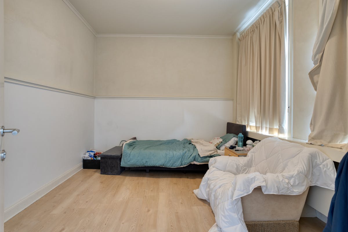 Charming house to renovate in Bruges near the station - photo 4