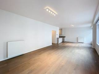 Brussel - Ruim 3 slaapkamer appartement van ±137 m² in het centrum van Brussel.Het appartement bevindt zich in de prestigieuze Zandstraat, op...