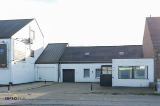 Aan de Mechelsesteenweg, op minder dan 2 kilometer van het historische stadscentrum van Dendermonde en op korte afstand van winkels, horeca...