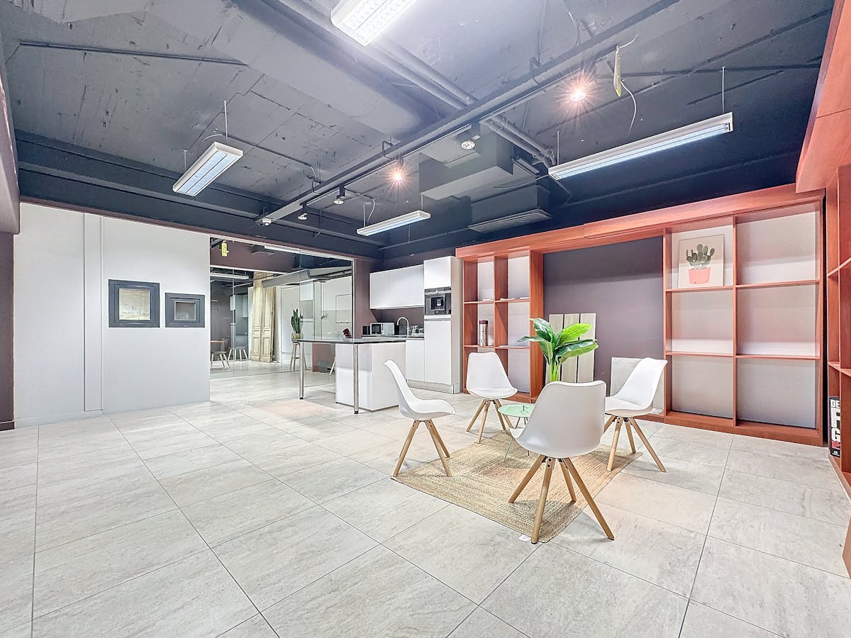 Propriété commerciale dans le centre commercial « De Kern » à Wilrijk à vendre. - photo 1