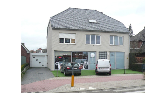 Een appartement met autostaanplaats gelegen in het centrum van Oostmalle - foto 1