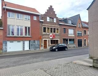 Ontdek deze karaktervolle woning aan de rand van Leuven, een perfecte combinatie van ruimte en een uitstekende ligging. Met vier slaapkamers,...