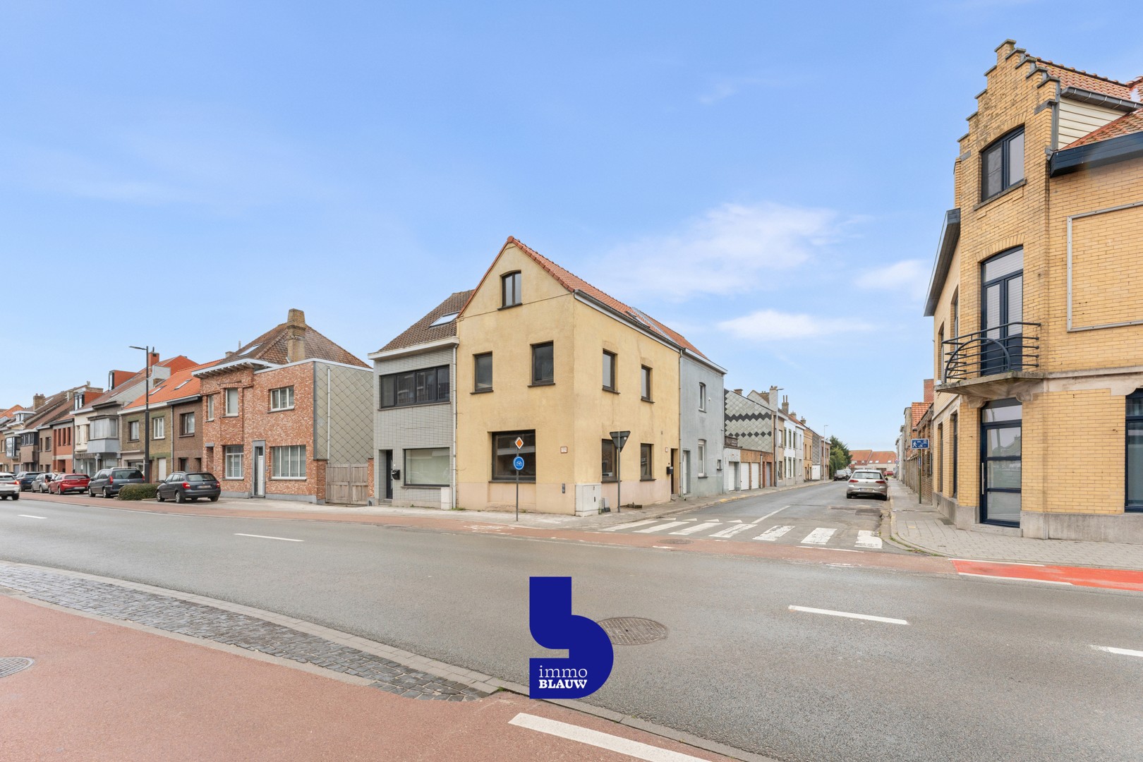 Te renoveren gezinswoning in Middelkerke - foto 1