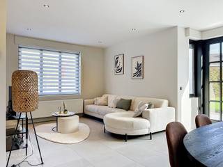 <p>Energiezuinige vrijstaande woning op een mooie locatie bestaande uit een riante inkomhal met gastentoilet, gezellige leefruimte met eet-en zithoek, volledig uitgeruste keuken met kookeiland en eetplaats, praktische was/bergplaats en een grote tuin met aangelegde zonneterrassen en losstaande garage van 25m².</p>
<p>Op de eerste verdieping zijn 3 slaapkamers waarvan 2 met ingemaakte kasten, ingerichte badkamer (inloopdouche, ligbad, dubbele lavabo en toilet) en een vaste trap naar de tweede verdieping die afgewerkt is met een ruime 4<sup>de</sup> slaapkamer en een bergzolder.</p>
<p>Extra troeven:</p>
<ul>
<li>Energiezuinig</li>
<li>Conforme keuring elektriciteit</li>
<li>Regenwaterput</li>
<li>Private oprit met ruime losstaande garage</li>
<li>Droge kelder</li>
<li>Aangelegde en omheinde tuin</li>
<li>Mooie en rustige locatie</li>
<li>Instapklaar</li>
</ul>
<p>Deze villa is te koop ZONDER makelaar via het concept van Smart Houses! Wenst u verdere inlichtingen of bezoek? Contacteer rechtstreeks de eigenaar via +32494867373</p>