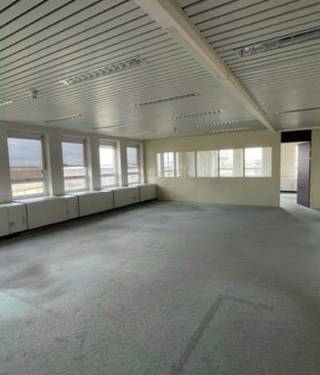 Offices for rent ideally and strategically located next to the Chirec hospital site and the VUB university campus. Immediate proximity to the E411. Numerous facilities in the vicinity and easily accessible by public transport.