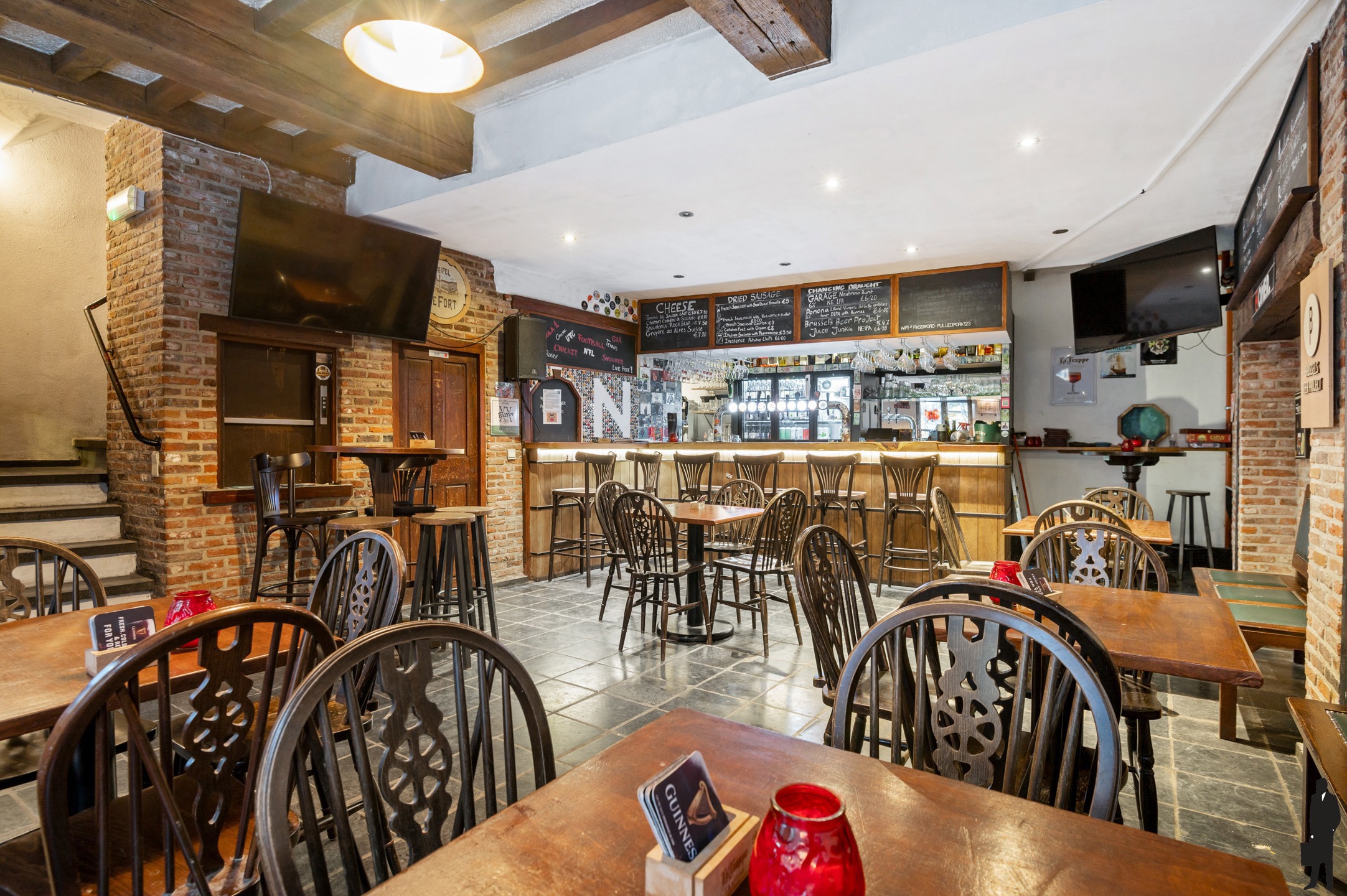 Woonhuis met café/restaurant - foto 4