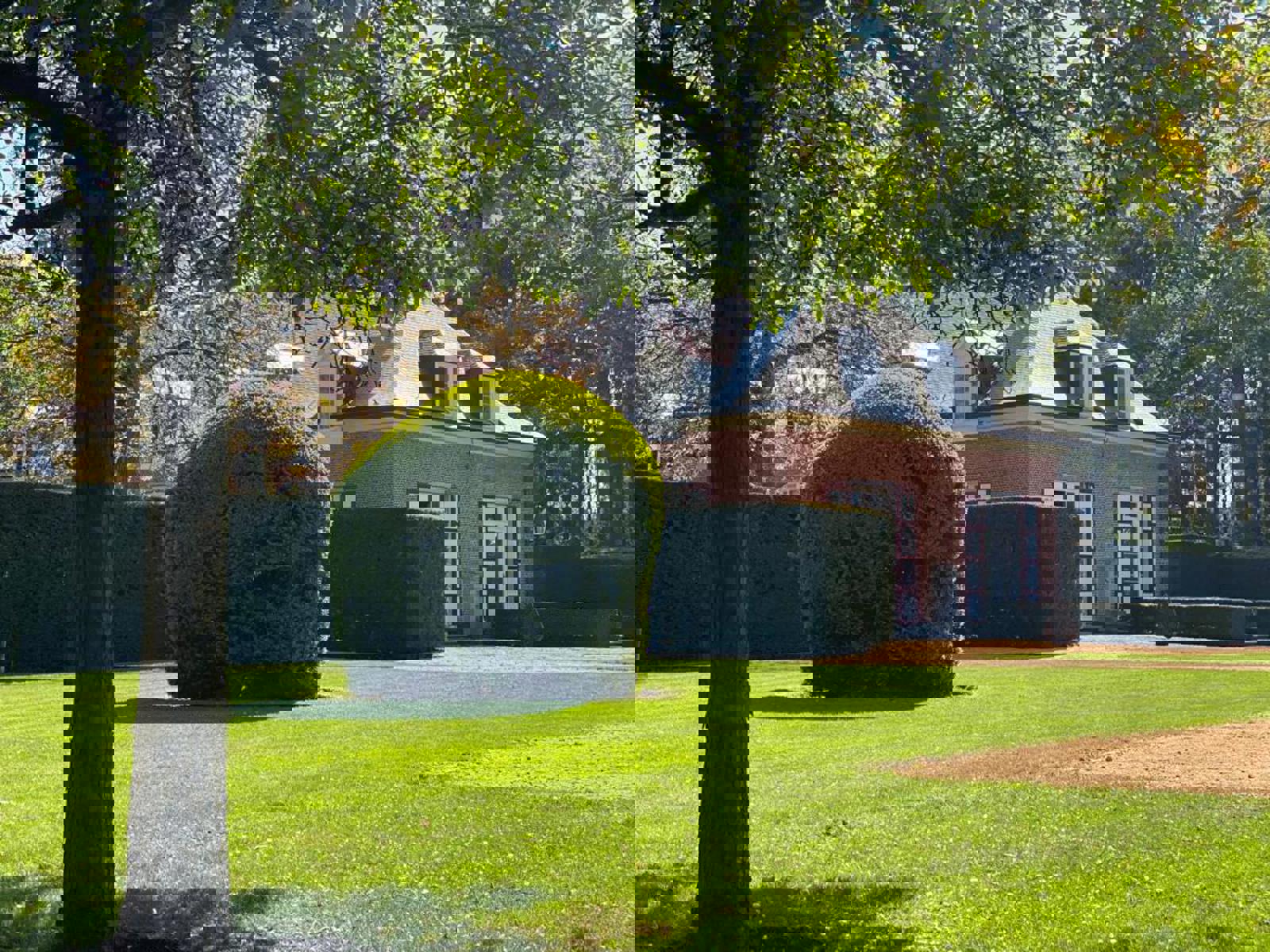 Koetshuis aan kasteel Belvédère te Wijnegem - foto 3