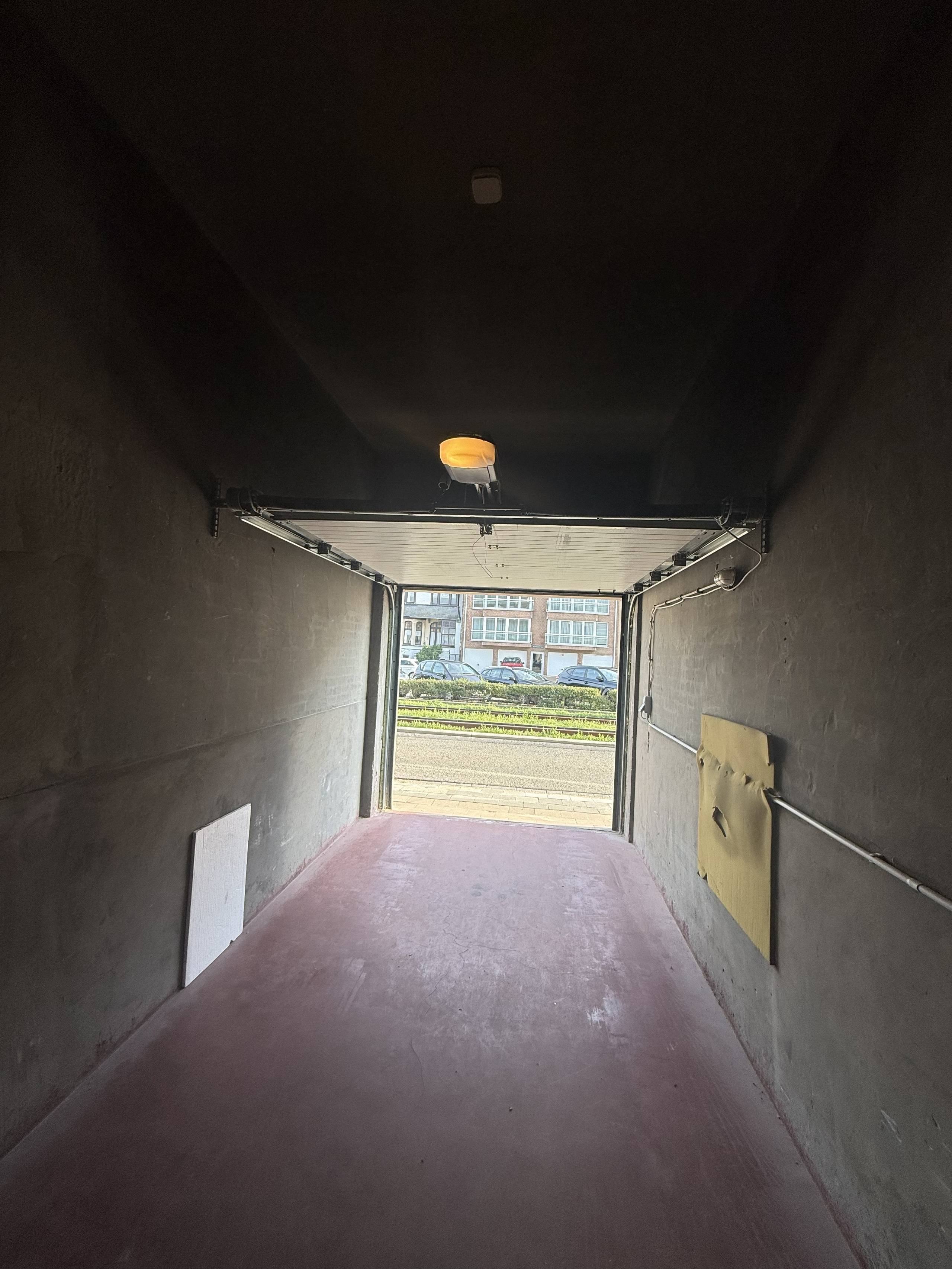 Gesloten garagebox te koop - achterkant zeedijk Wenduine! - foto 4