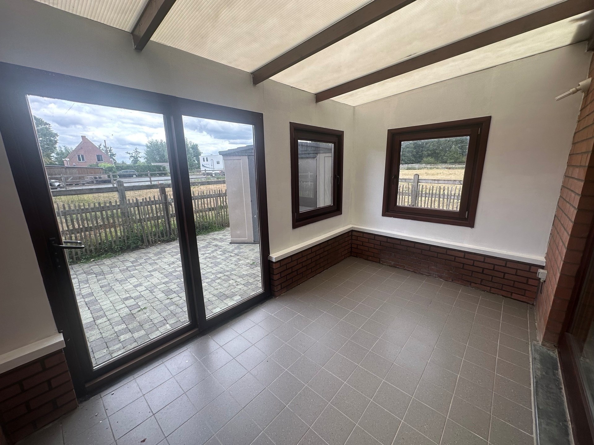 Woning met oprit en terras in het landelijke Laarne - foto 4