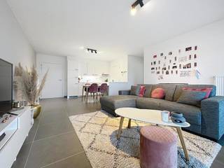 Rustig, doch centraal gelegen appartement bestaande uit een gezellige leefruimte met eet- en zithoek, volledig uitgeruste open keuken,...