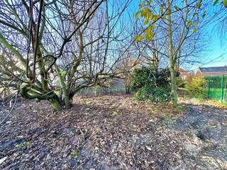 In de nieuwe woonwijk ‘Kattenhoek’ aan De Katte in Zelzate vind je dit aantrekkelijke perceel bouwgrond van 470 m². Met een perceelbreedte van ca...