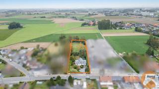 PECQ - Ruime gezinswoning met bijgebouw op +- 44areDeze charmante woning ligt in een rustige, landelijke omgeving in Pecq en biedt heel wat ruimte en...